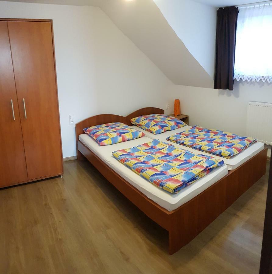 Pokoje Goscinne U Laury Rewal Kültér fotó