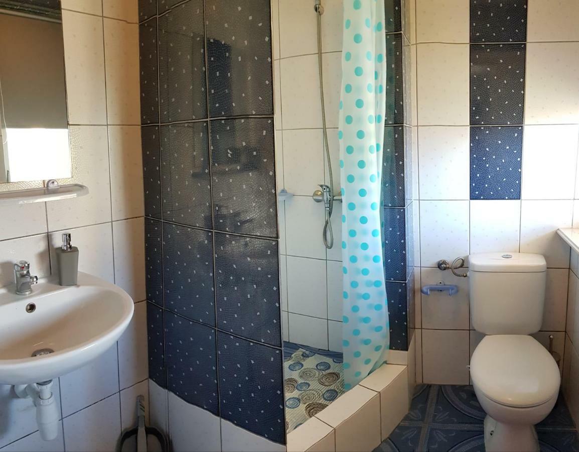 Pokoje Goscinne U Laury Rewal Kültér fotó